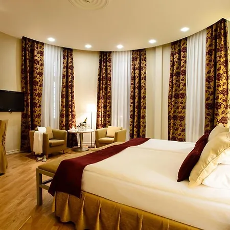 Opera Szálloda 4*